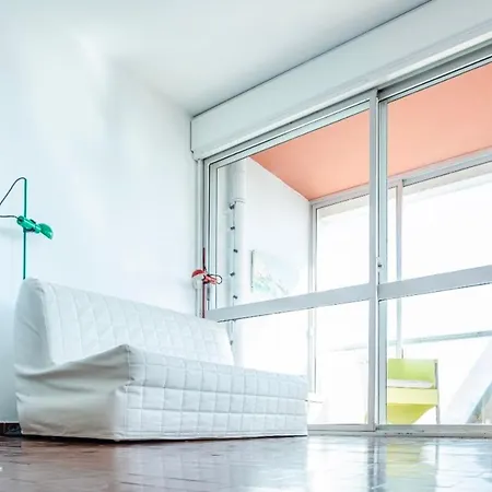 Apartment Superb Bright Near The Marina